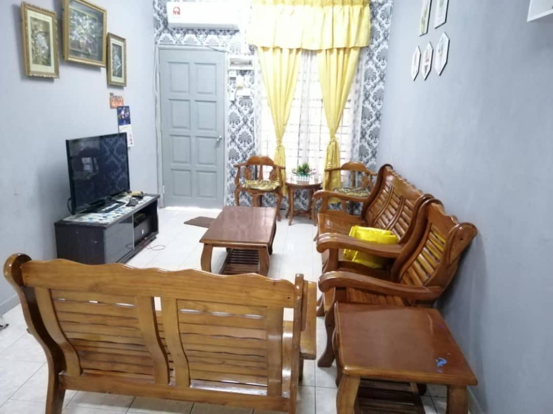 Homestay Perpaduan, Taman Bercham Raya Ulu Kinta Ipoh Perak Kampong Batu Lapan  Екстериор снимка