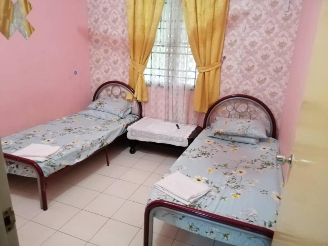 Homestay Perpaduan, Taman Bercham Raya Ulu Kinta Ipoh Perak Kampong Batu Lapan  Екстериор снимка