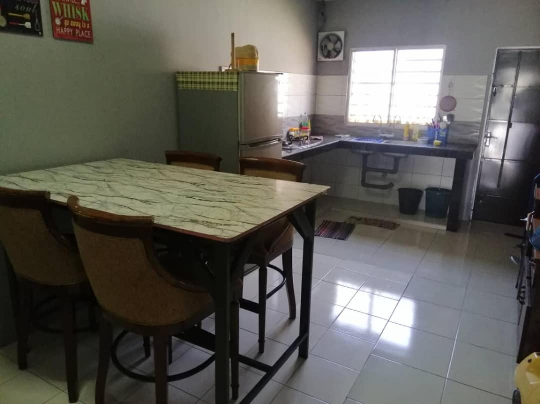 Homestay Perpaduan, Taman Bercham Raya Ulu Kinta Ipoh Perak Kampong Batu Lapan  Екстериор снимка